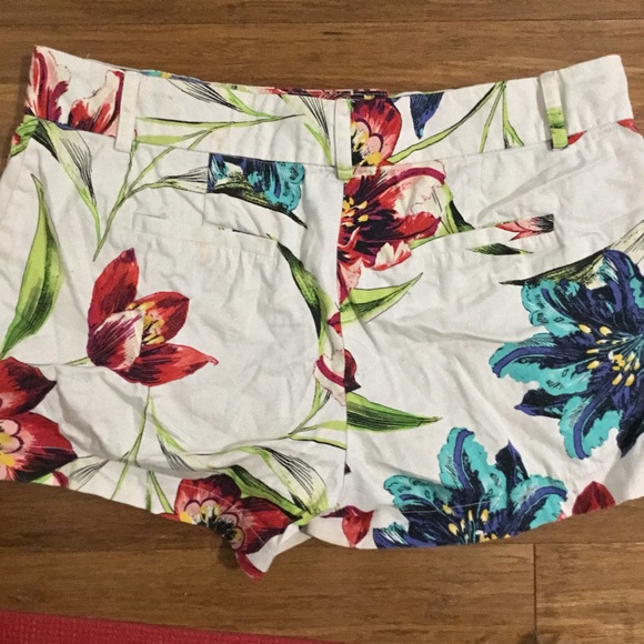 Floral Shorts - Picture 4 of 7
